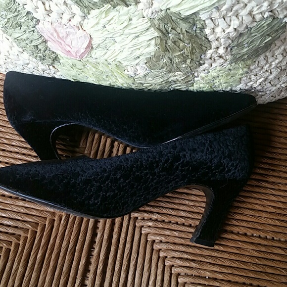 Nina crushed velvet heels, size 7.5 - Picture 7 of 8